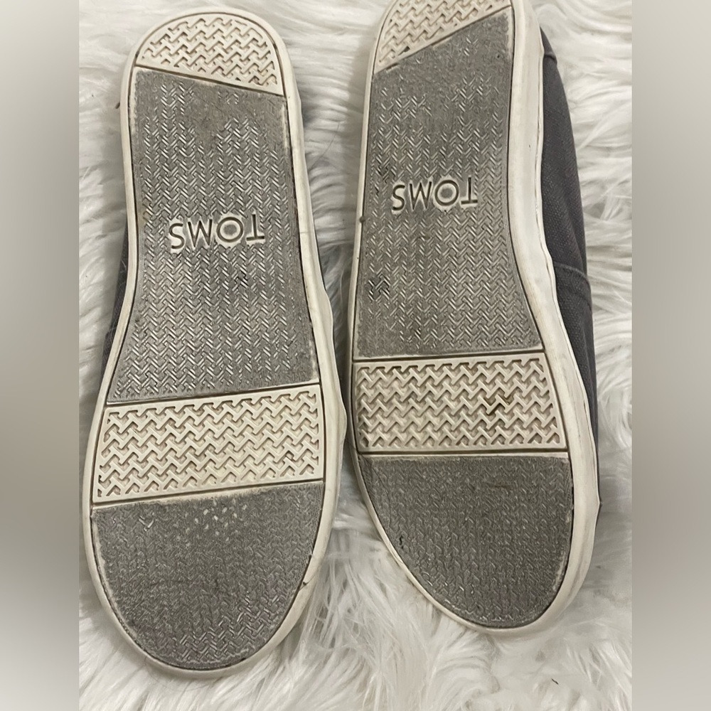 Toms, woman’s, flats, gray, SZ 4.5 - Picture 2 of 5